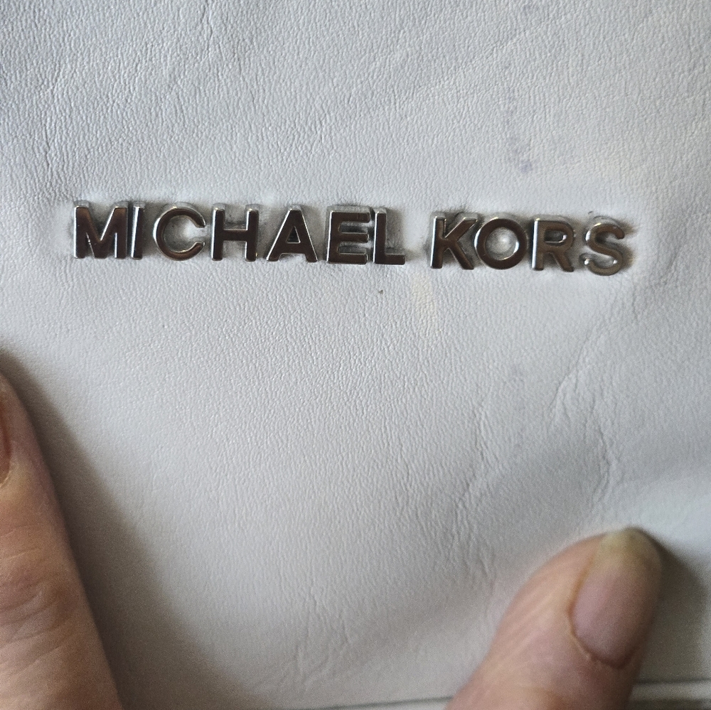 MICHEAL KORE - Picture 5 of 5